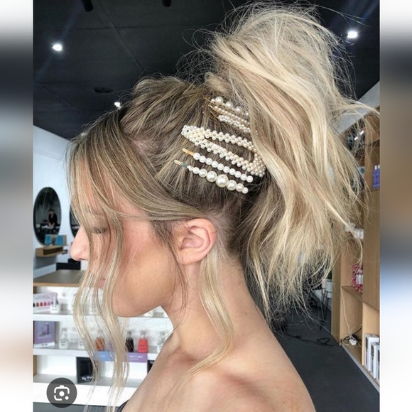 HRH COLLECTION CRYSTAL CLUB CLIPS Multi Pearl and Dauphine - Picture 5 of 7